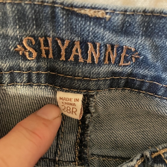 Shyanne Embroidered Jeans - Women's Size 28 R - Picture 2 of 10